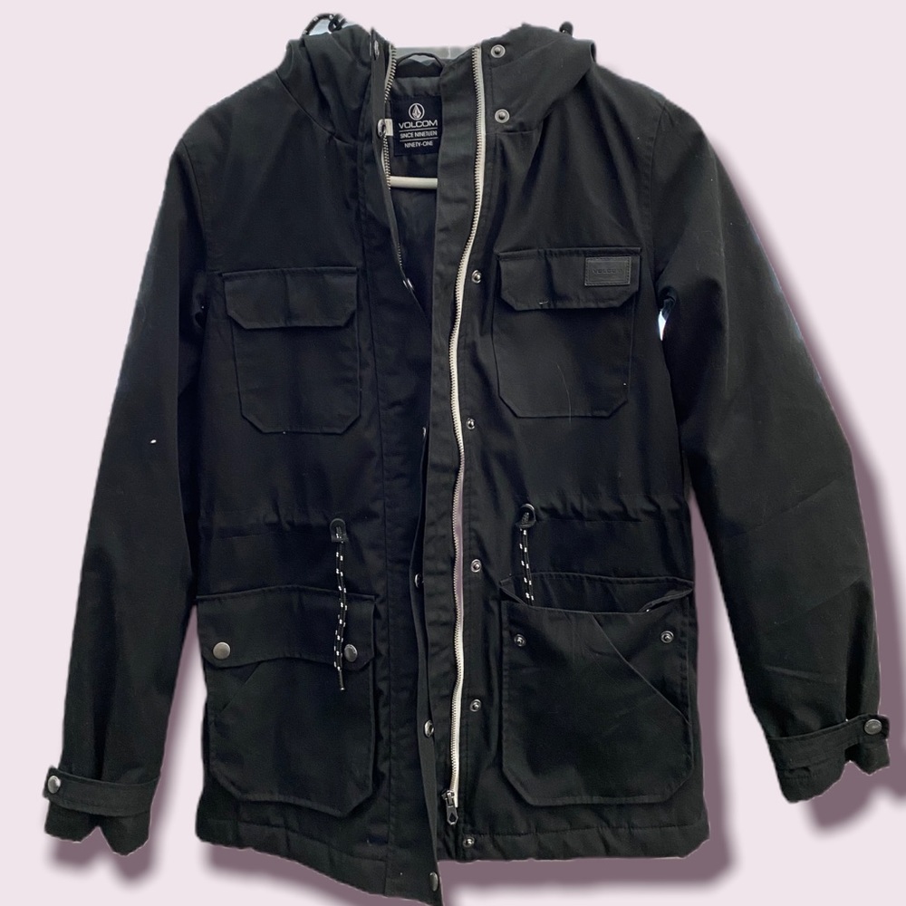 Volcom jacket size XS, black. Zip up, waist adjustment.